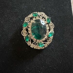 Elegant antique Silver and Green Gemstone Brooch